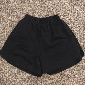 DISSH Maxie black scoop short